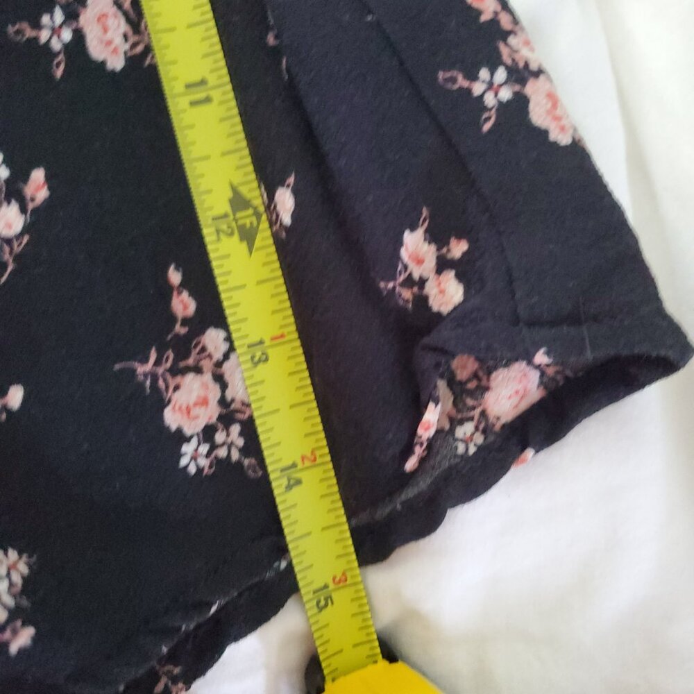 NWOT FLORAL RUFFLE SKORT - Picture 10 of 15